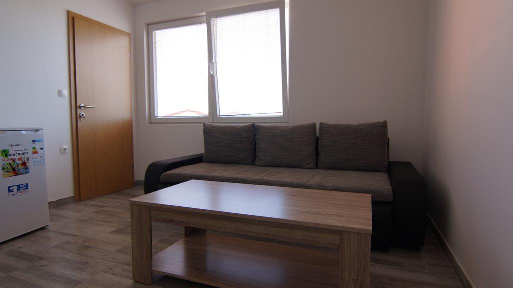 Apartments Domani Вир Екстериор снимка